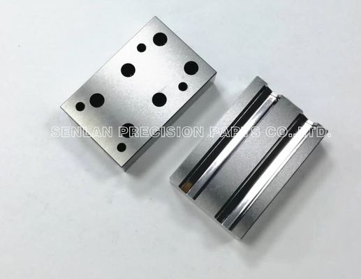 Hitachi HPM38 Plastic Mould Parts Slider Insert Core with 50-52HRC Hardness and +/-0.01mm Tolerance Mirror Polished Finish
