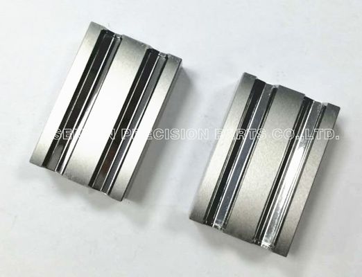 Hitachi HPM38 Plastic Mould Parts Slider Insert Core with 50-52HRC Hardness and +/-0.01mm Tolerance Mirror Polished Finish
